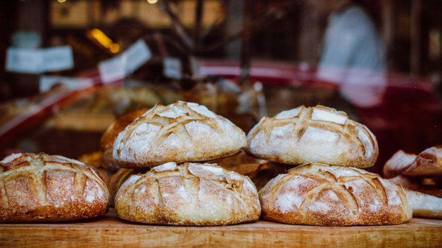 Bröd och bageriprodukter inehåller en högre halt av gluten numera beroende på att degen får jäsa kortare tid. Foto: Shutterstock